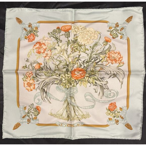 Hermes Pocket Square Neck Scarf Regina by Leila Menchari 100% Silk Vintage RARE! - Picture 1 of 7